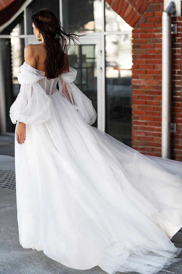 Abito da sposa casual con scollo a cuore e maniche a trapezio, stile country